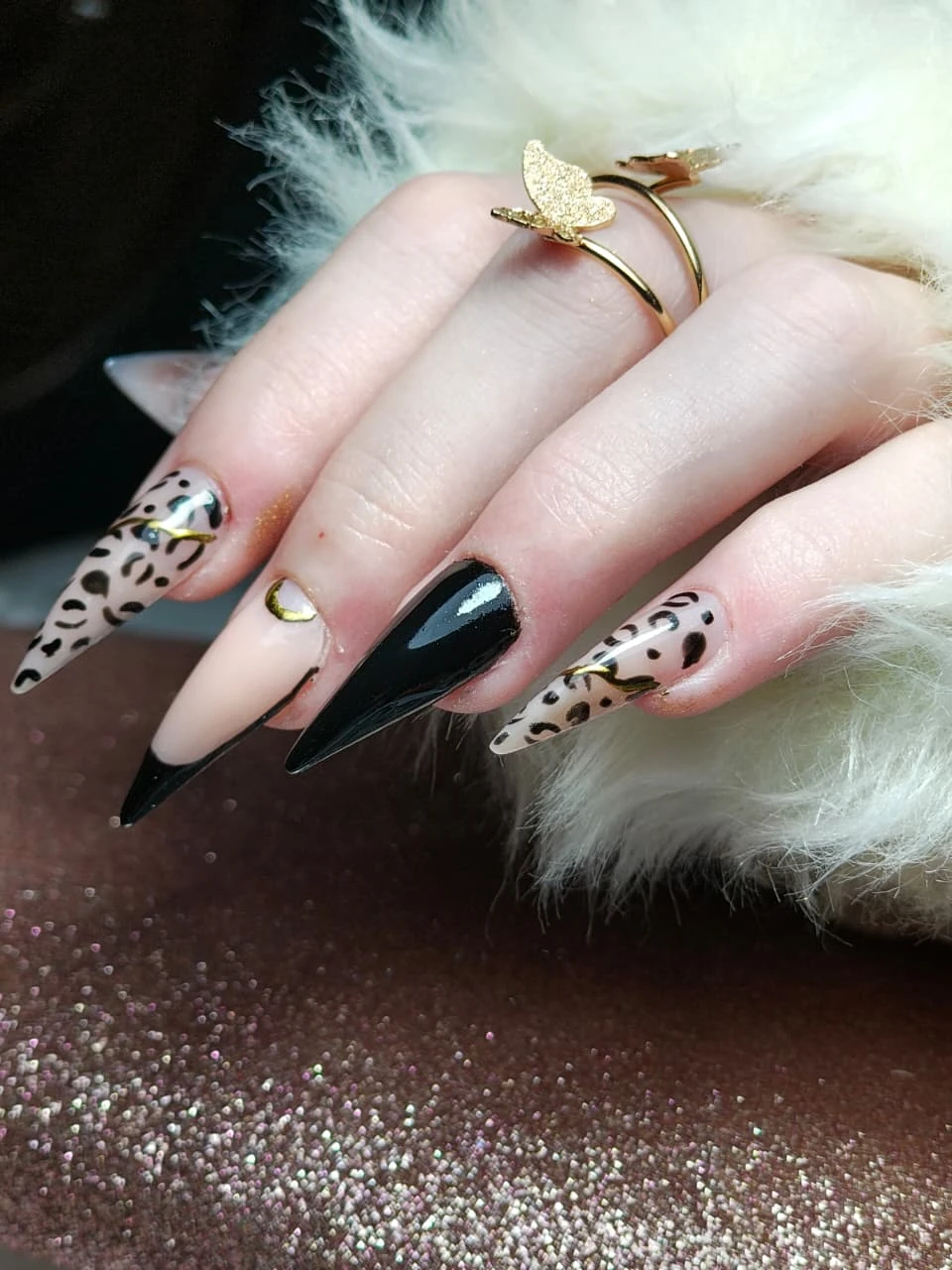 Manicure realizada no Studio Juh Souza